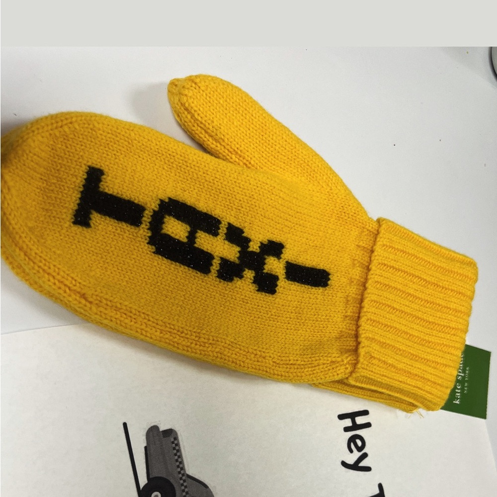 Kate Spade Taxi Mittens – Bright Yellow 💛🚕